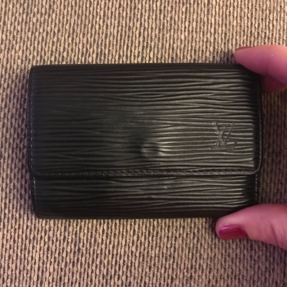 💯 authenticate LV Epi 6 key holder
